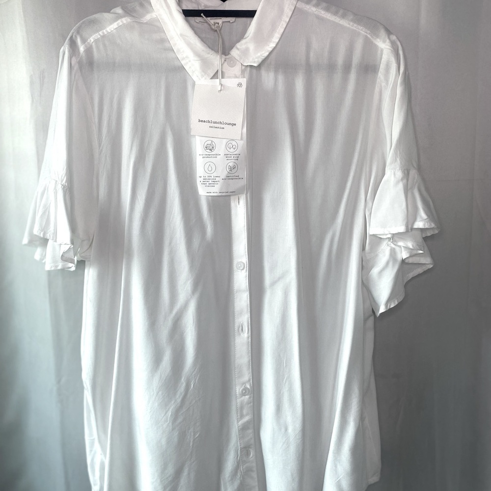NWT casual button up blouse. Great for vacation or casual office wear days